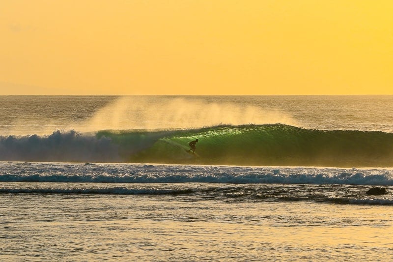 surfing Indonesia