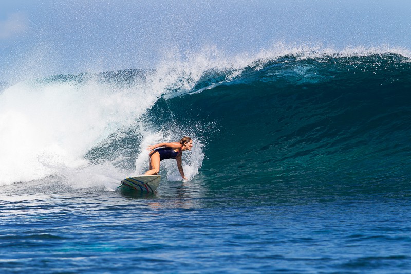 surfing Indonesia