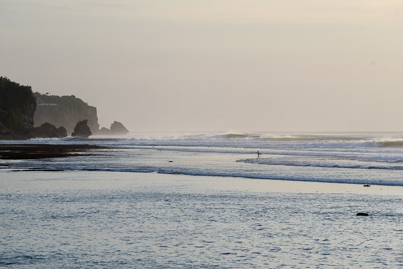 surfing Indonesia